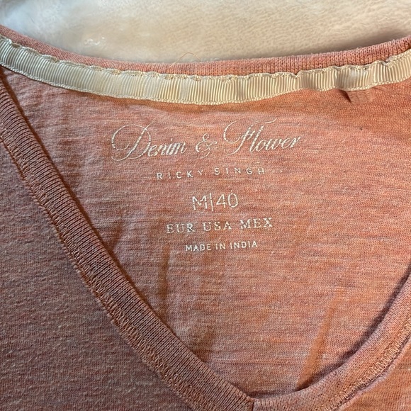 Men’s Demin and Flower, pink v-neck tshirt - Picture 2 of 11